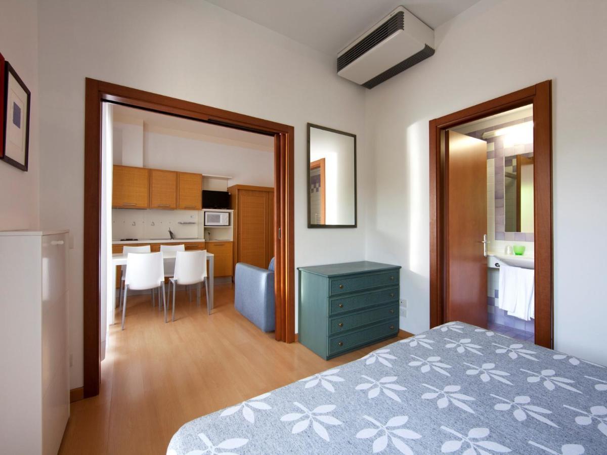 Aparthotel La Pineta Lido di Jesolo Ruang foto