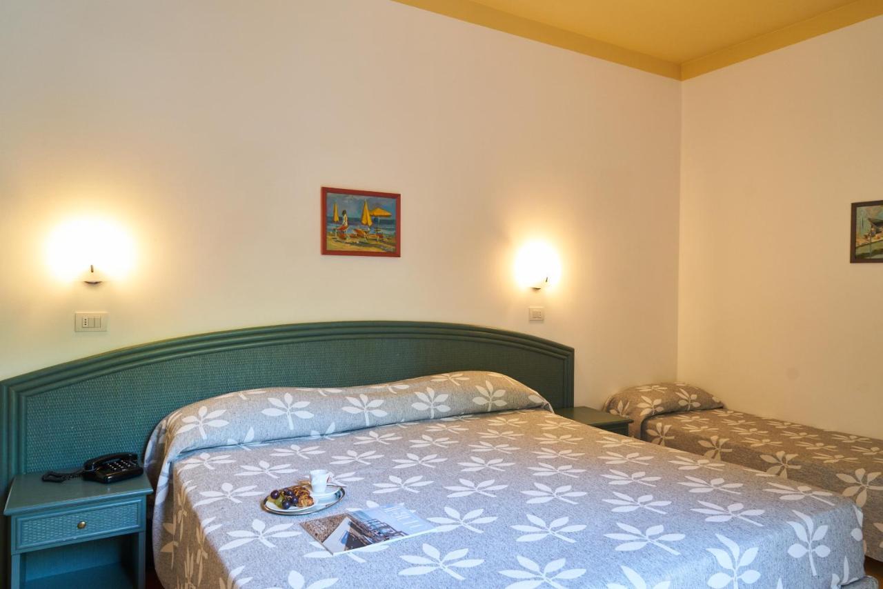 Aparthotel La Pineta Lido di Jesolo Bagian luar foto